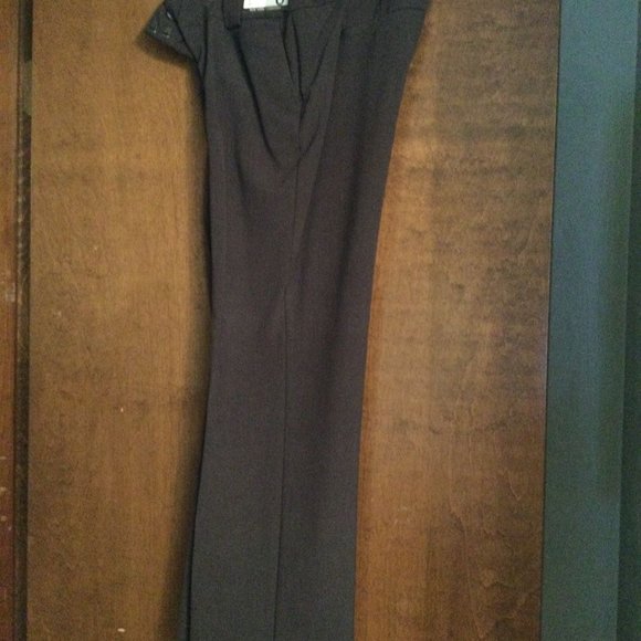 New York & Company Brown Pants.  Size 6 Average - Picture 2 of 7